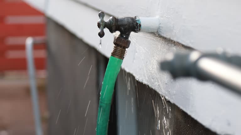 Affordable siding repair and maintenance services in Pleasantdale, NJ